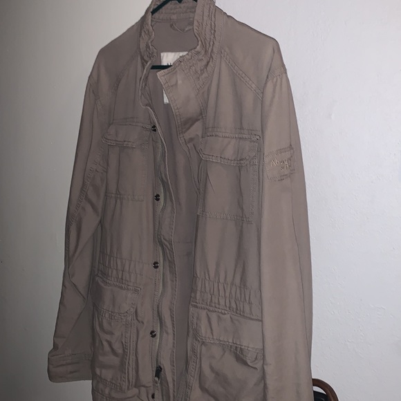 Abercrombie - Picture 2 of 6